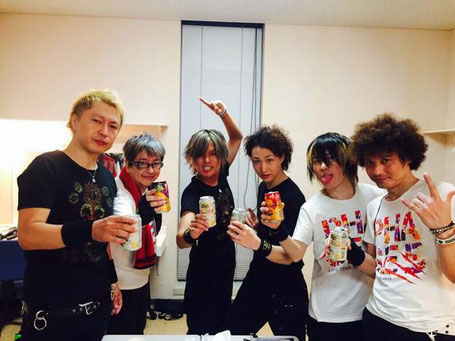 Hideki with Morikubo Shotaro's band