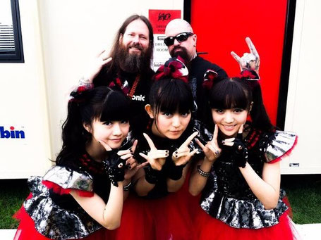 BABYMETAL with Gary Holt and Kerry King of Slayer at Sonisphere 2014